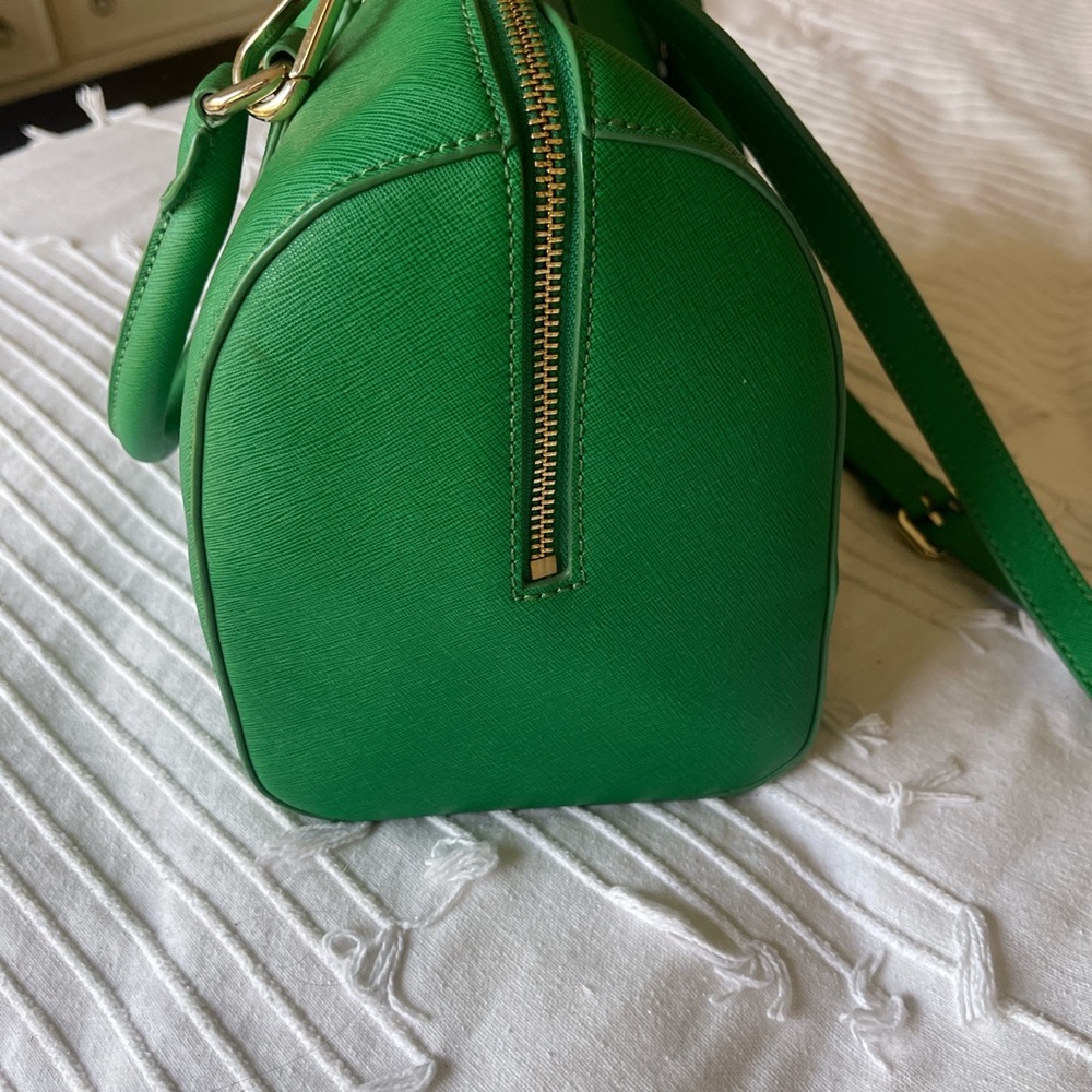 DKNY GREEN BAG - Picture 2 of 3